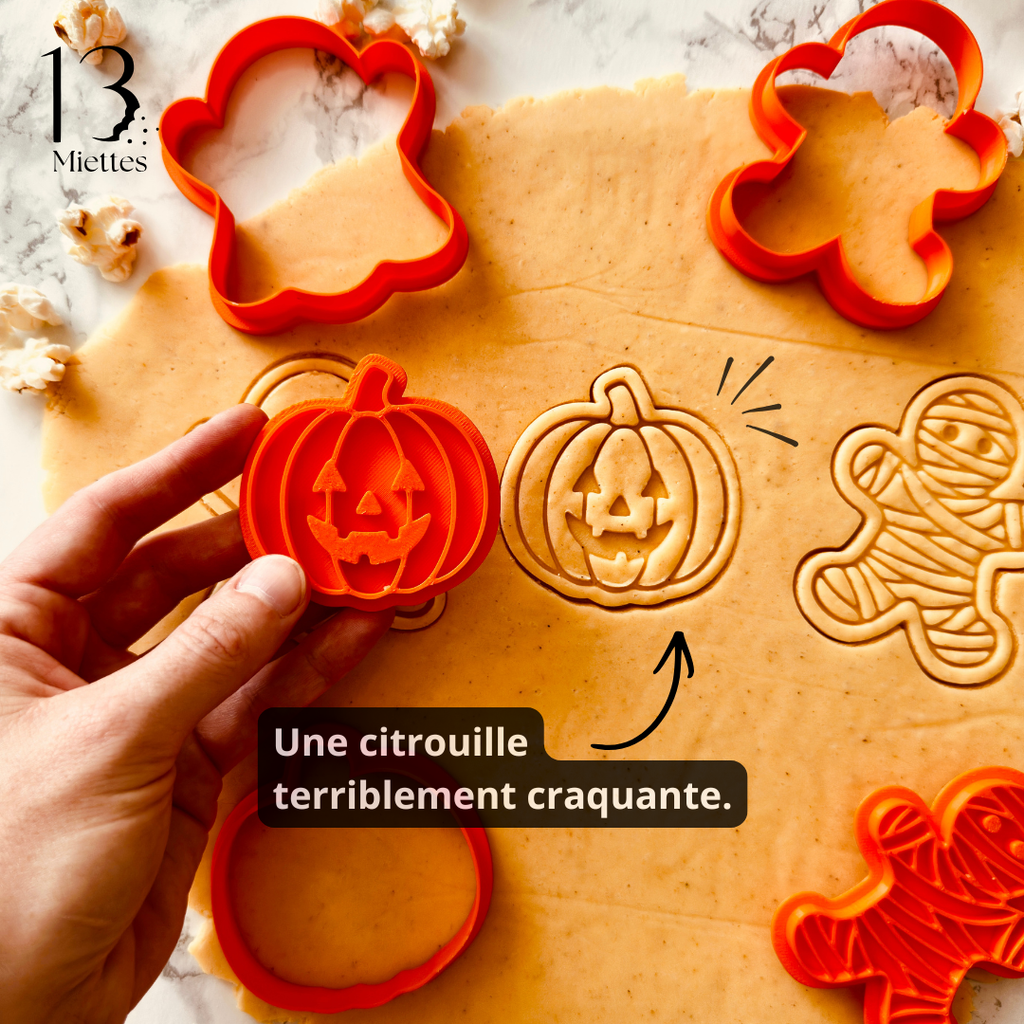 Kit d'emporte-pièces Halloween avec boîte personnalisée.