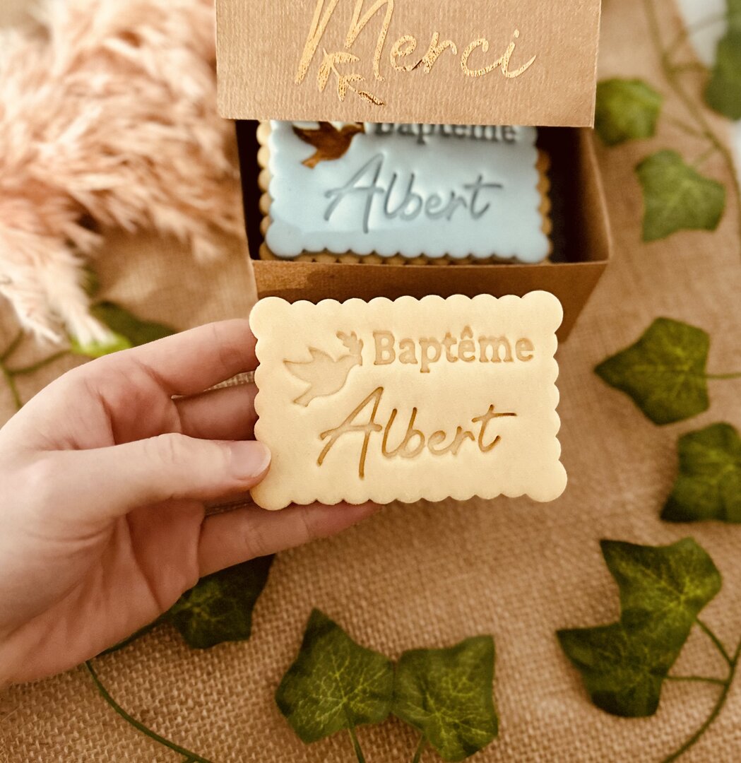 Emporte-pièce baptême personnalisé cadeaux invités biscuits personnalisés