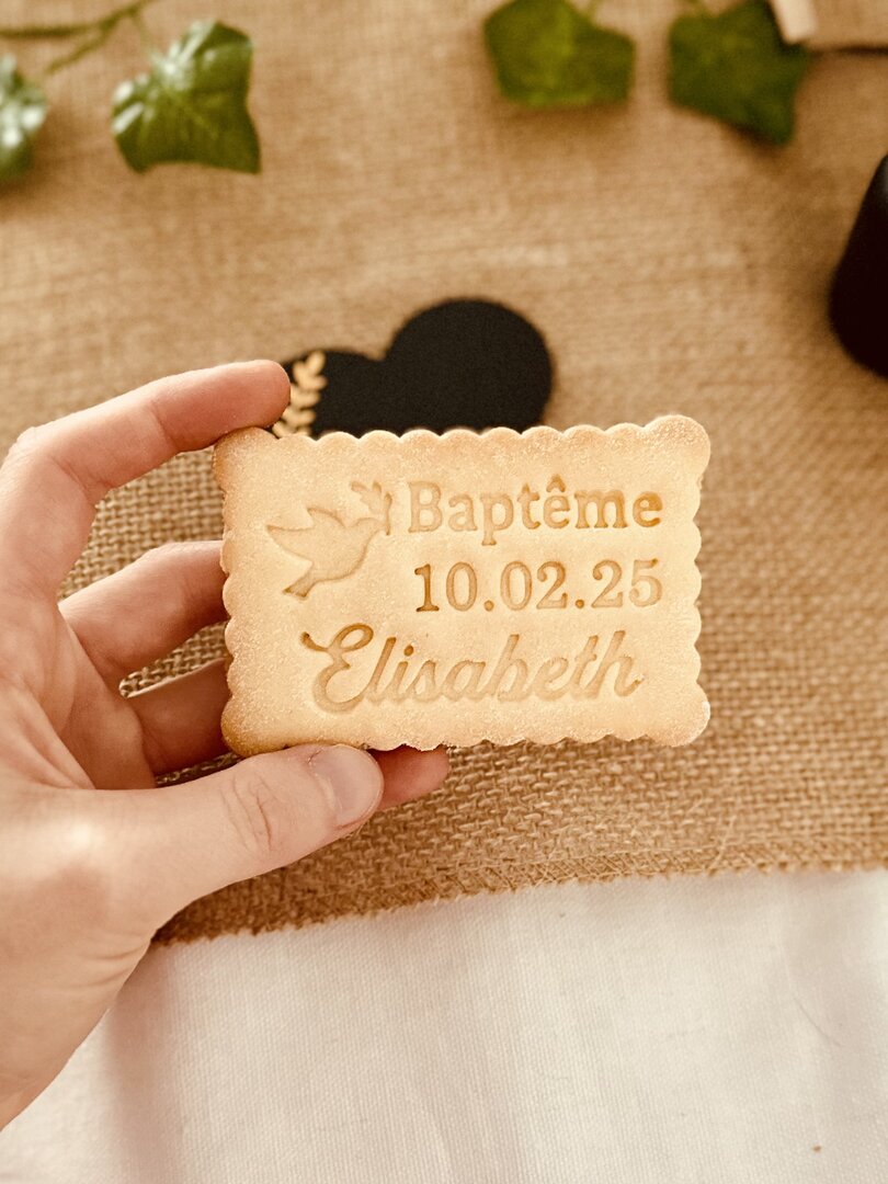 Emporte-pièce baptême personnalisé cadeaux invités biscuits personnalisés
