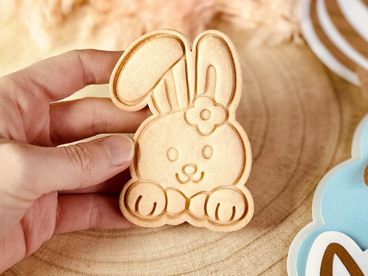 Emporte-pièce lapin avec fleur