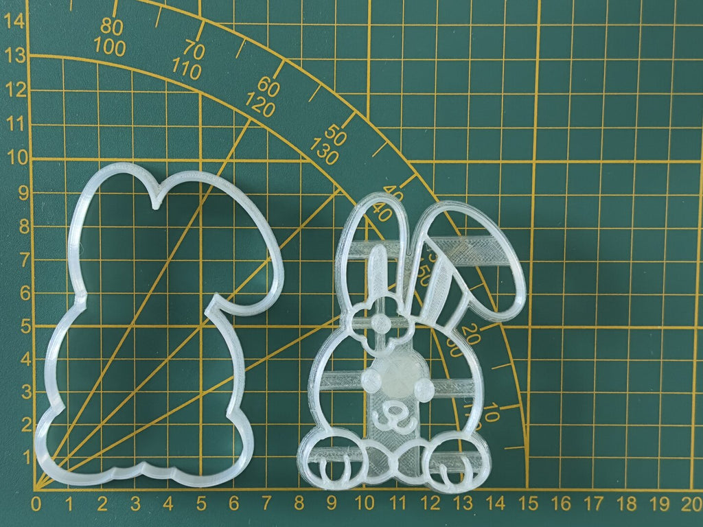 Emporte-pièce lapin avec fleur