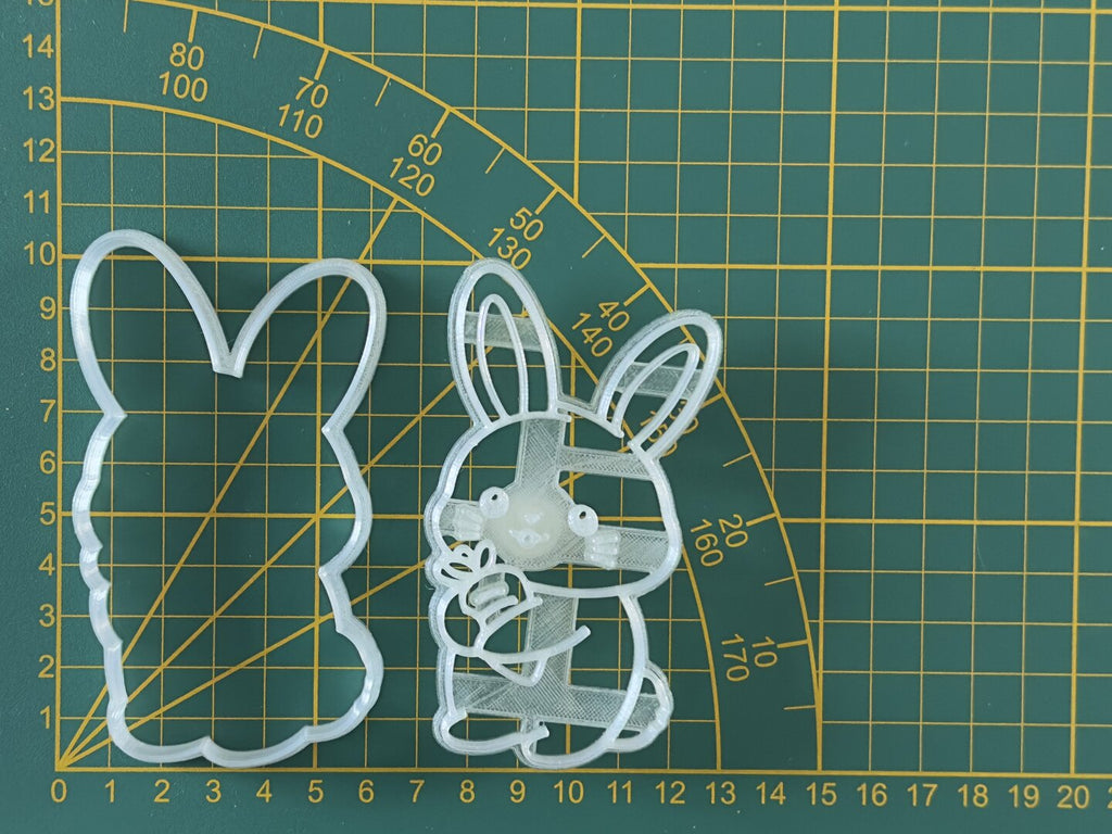Emporte-pièce lapin avec sa carotte