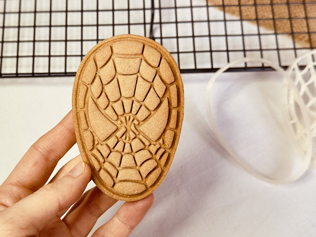Emporte-pièce spiderman cutter cookie spiderman toile d'araignée masque