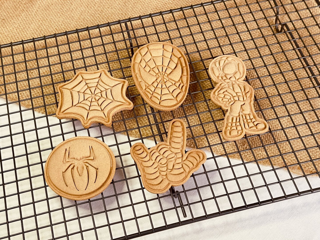 Emporte-pièce spiderman cutter cookie spiderman toile d'araignée masque