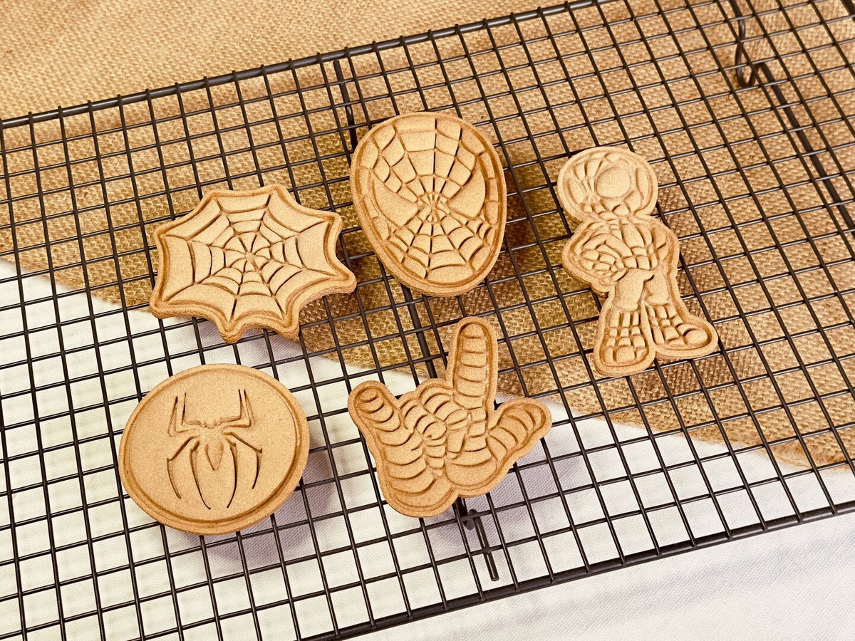 Emporte-pièce spiderman cutter cookie spiderman toile d'araignée masque