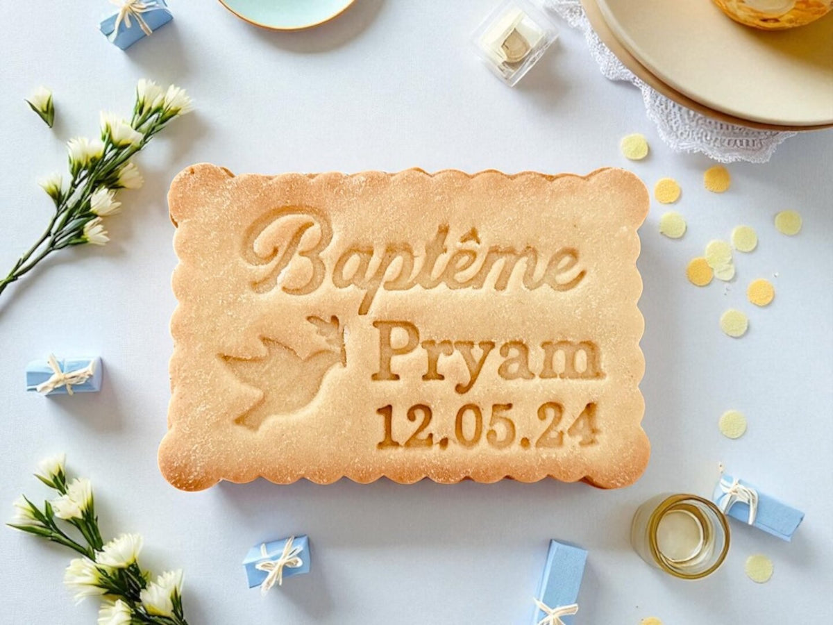 Emporte-pièce baptême personnalisé cadeaux invités biscuits personnalisés petit-beurre